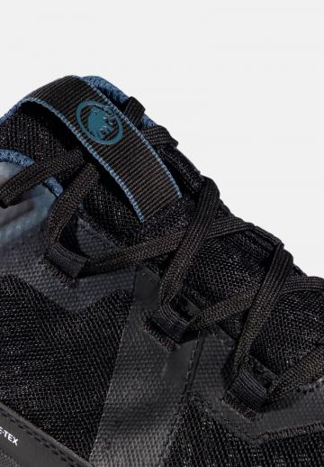 Походные кроссовки