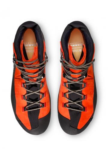 Походные ботинки