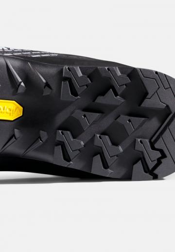 Походные ботинки