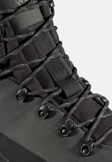 Походные ботинки