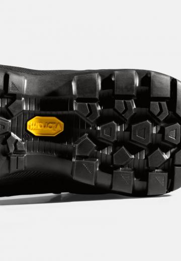 Походные ботинки