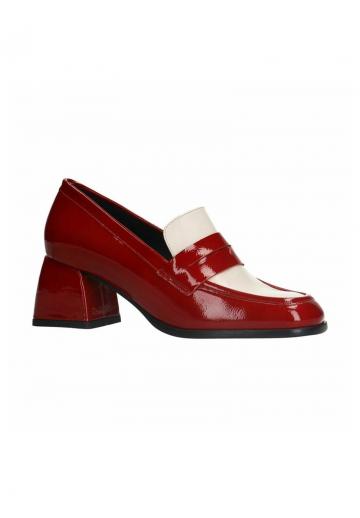 Туфли с высоким носом