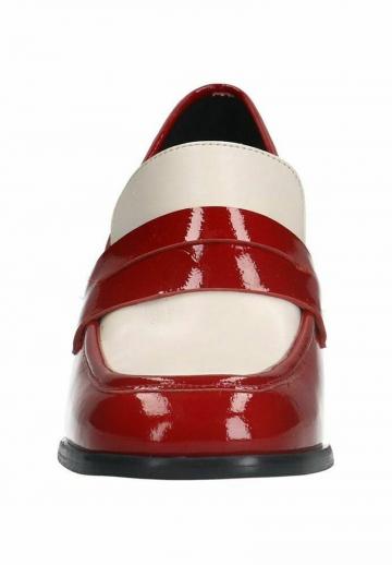 Туфли с высоким носом