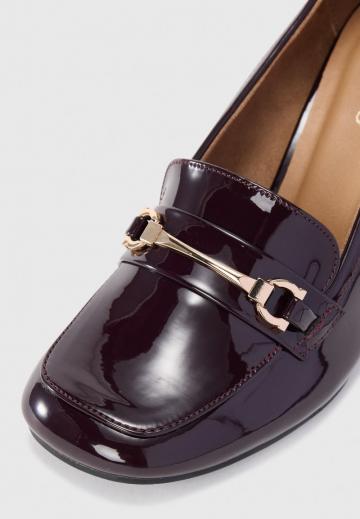 Туфли с высоким носом