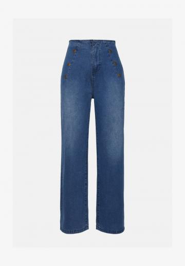 Прямые джинсы