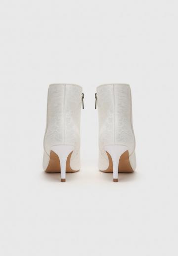 Высокие сапоги