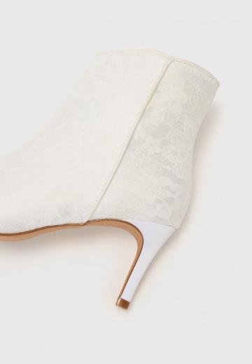 Высокие сапоги