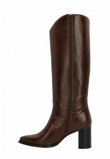 Высокие сапоги