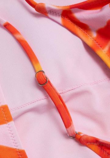 Слитный купальник