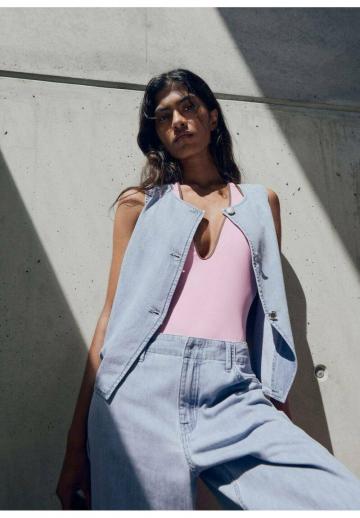 Джинсовая жилетка