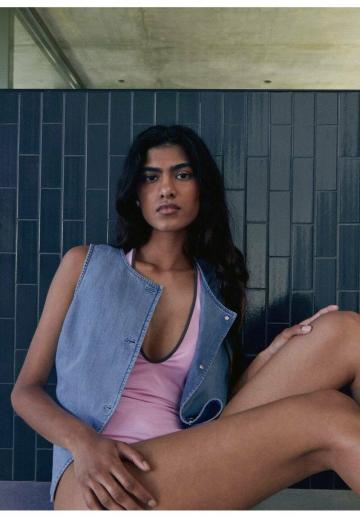 Джинсовая жилетка