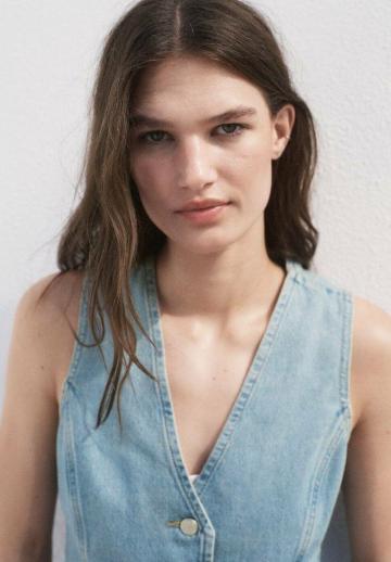 Джинсовая жилетка