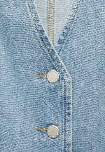 Джинсовая жилетка