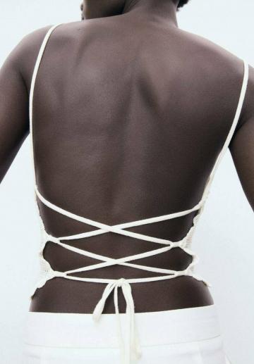 Топ на бретельках