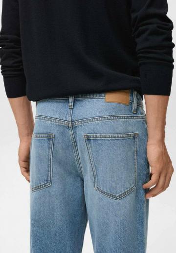 Прямые джинсы