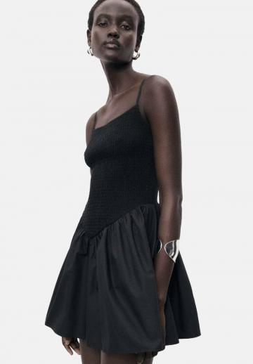 Короткое платье