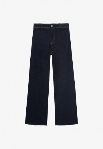 Прямые джинсы