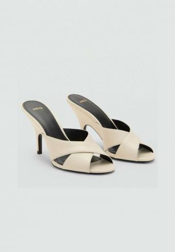 Босоножки на каблуке