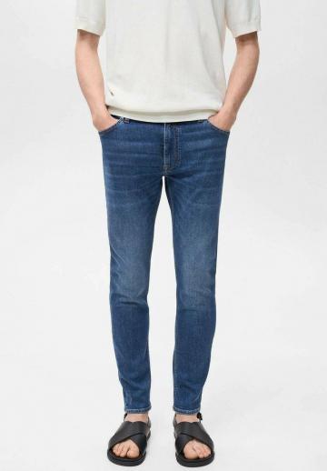 Узкие джинсы