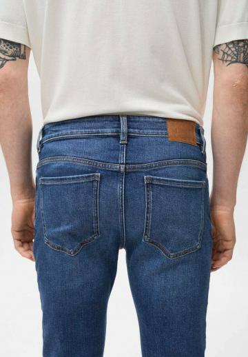 Узкие джинсы