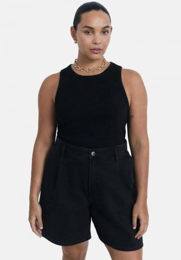 Джинсовые шорты