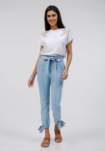 Короткие джинсы