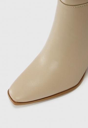 Высокие сапоги