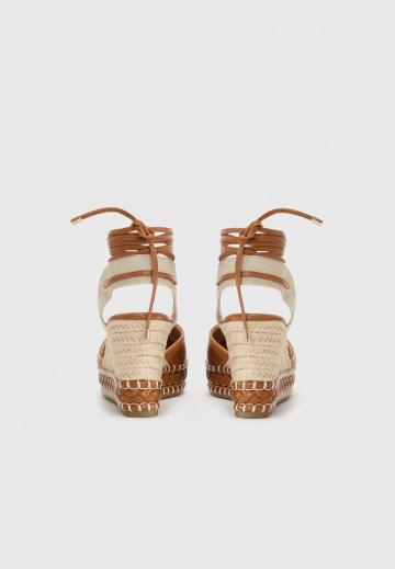 Туфли на танкетке