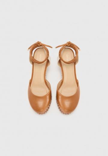 Туфли на танкетке