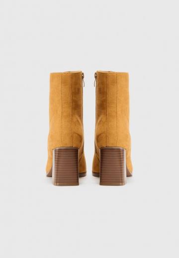 Полусапожки на высоком каблуке