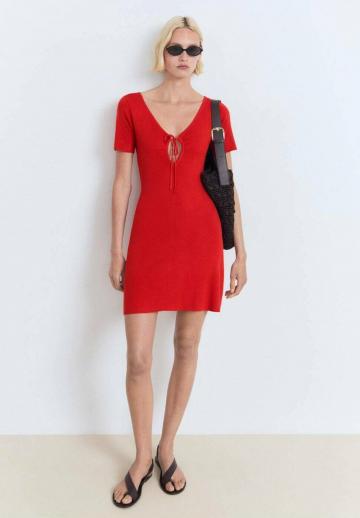 Платье футляр