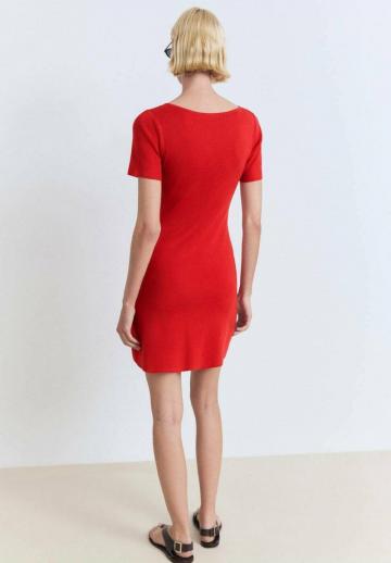 Платье футляр