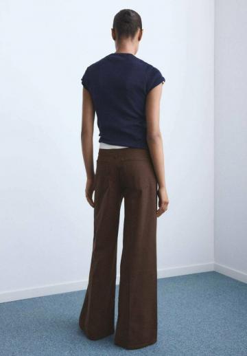 Клешеные джинсы