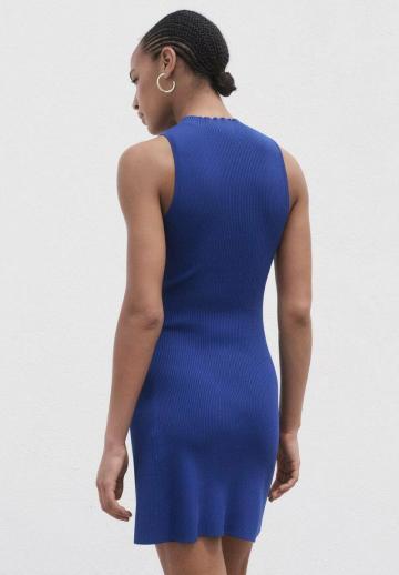 Вязаное платье