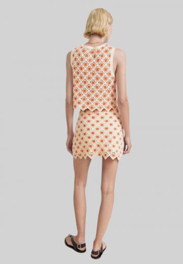 Вязаный жилет