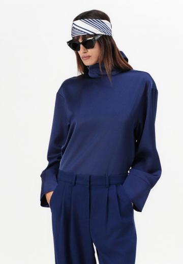 Атласная блузка