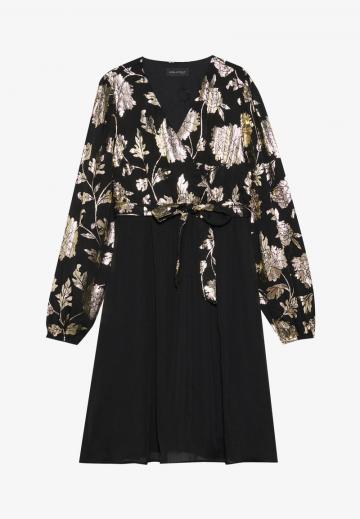 Короткое платье