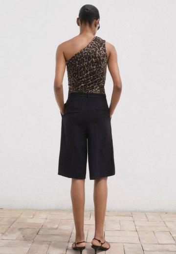 Блузка без рукавов