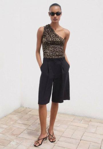 Блузка без рукавов