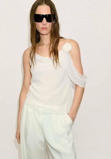 Топ на бретельках