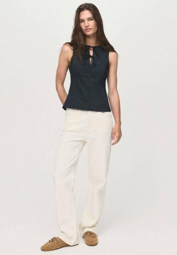 Блузка без рукавов
