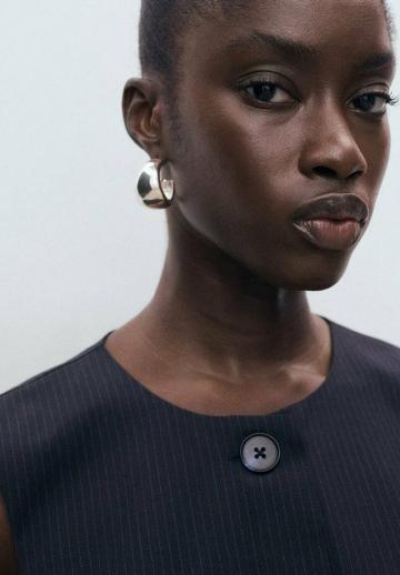 Блузка без рукавов