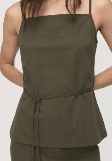 Топ на бретельках