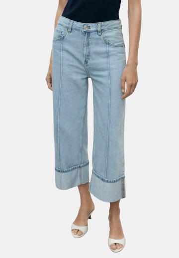 Короткие джинсы