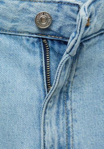 Короткие джинсы