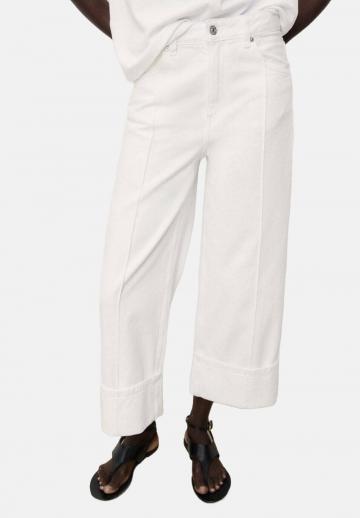 Короткие джинсы