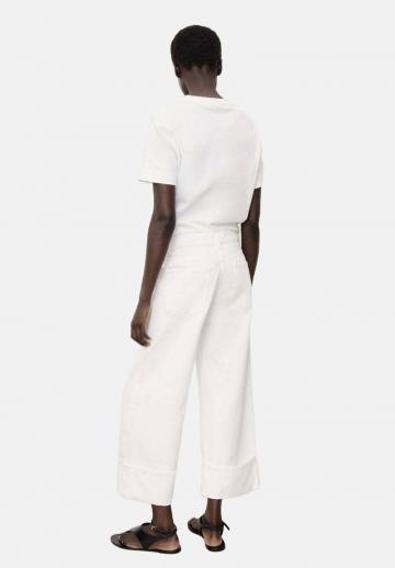 Короткие джинсы