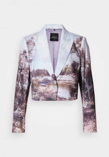 Короткий блейзер