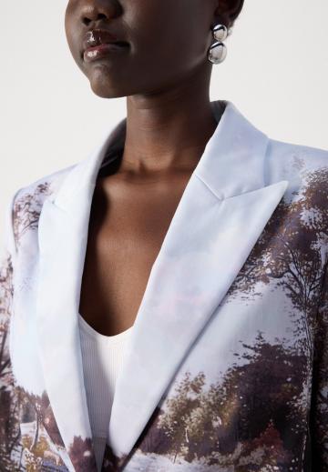 Короткий блейзер