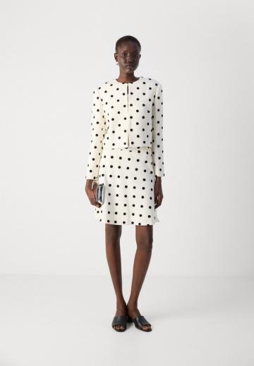 Короткая куртка